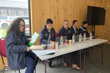 BOMBEROS DE CHILOÉ FORTALECEN TRABAJO CONJUNTO EN SESIÓN DEL CONSEJO PROVINCIAL - Wapi Chilwe