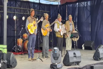 COCHEREME Y SUS AMIGOS FUERON PARTE DE FESTIVAL CHILOTE EN NATALES - Wapi Chilwe
