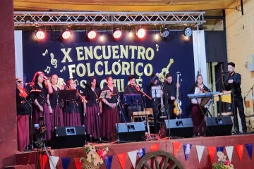 DIEZ AÑOS CELEBRANDO NUESTRAS RAÍCES: ENCUENTRO FOLCLÓRICO DEL SS CHILOÉ EN ACHAO - Wapi Chilwe