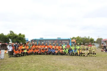 DIFERENTES UNIDADES DE RESCATE VEHICULAR DE BOMBEROS DE LA PROVINCIA SE DIERON CITA EN DALCAHUE - Wapi Chilwe