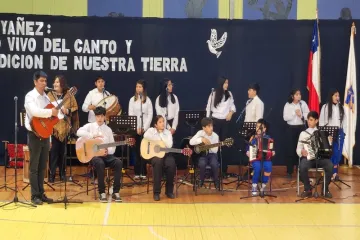 ESTUDIANTES DAN VIDA AL PRIMER ENCUENTRO FOLCLÓRICO ESCOLAR “RAMÓN YÁÑEZ DELGADO" - Wapi Chilwe