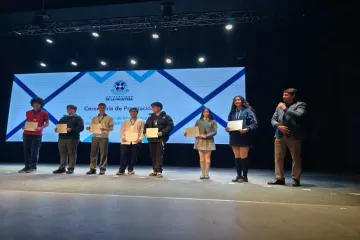 MEDALLA DE PLATA PARA EL LICEO BICENTENARIO INSULAR EN EL CAMPEONATO DE MATEMÁTICA DE LA UFRO - Wapi Chilwe
