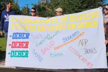 TRABAJADORES (AS) DE LA EDUCACIÓN QUINCHAO SIGUEN MOVILIZADOS POR DEUDAS IMPAGAS - Wapi Chilwe